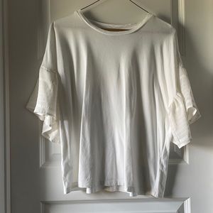 Banana republic T-shirt with ruffle sleeves